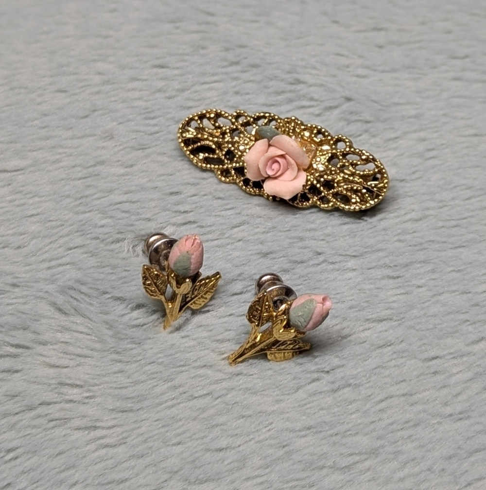 Vintage Goldtone and Ceramic Pink Rose Jewelry Set Pierced Earrings and Brooche